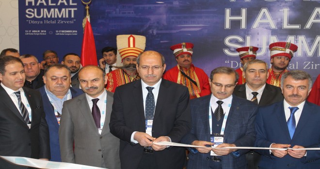 Helal Zirvesi Gerçekleşti